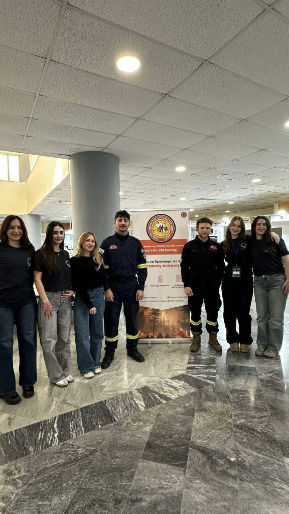 Οι εθελοντές Πυροσβέστες Αχαΐας στην Έκθεση Patras IQ ΦΩΤΟ