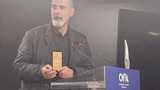 Τιμητική διάκριση Μπονάνου από τους Εθελοντές Πυροσβέστες της Αχαΐαςς ΦΩΤΟ