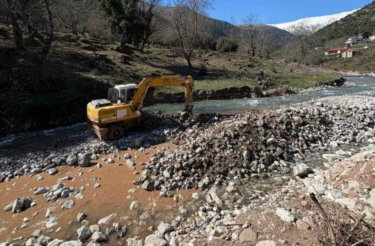 Αχαΐα: Η Πολιτική Προστασία επενέβη, αντιπλημμυρικά, στα Τριπόταμα ΦΩΤΟ