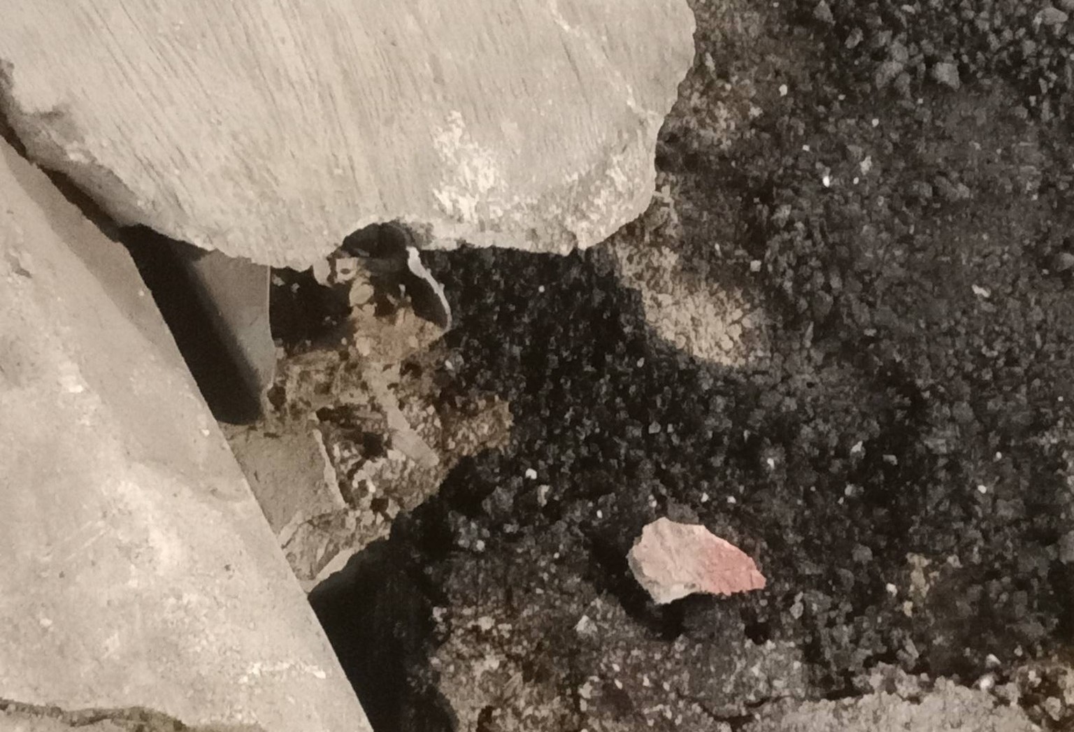 Πάτρα: Η ΔΕΥΑΠ έφτιαξε βλάβη και…άφησε λούκι στον αέρα! ΦΩΤΟ