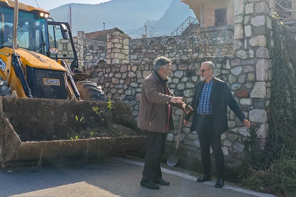 Ανω Καστρίτσι: Κατολίσθηση σε δρόμο κινητοποίησε τις Αρχές ΦΩΤΟ