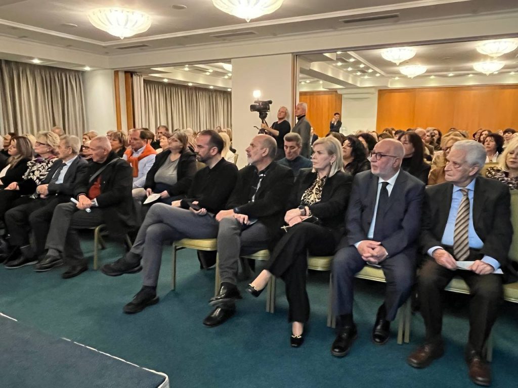 Πάτρα: Φαρμάκης, Μαλέλης, Μαλλιώρη κατά της σιωπής στην Ψυχική Υγεία ΦΩΤΟ 30 Πάτρα: Φαρμάκης, Μαλέλης, Μαλλιώρη κατά της σιωπής στην Ψυχική Υγεία ΦΩΤΟ