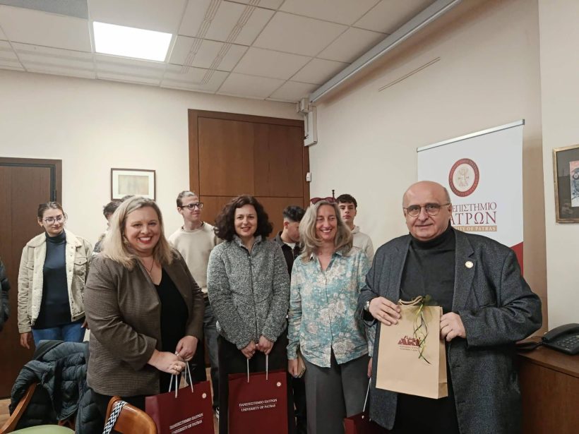 Το Λύκειο απ' όπου αποφοίτησε δέχθηκε ο Πρύτανης του Πανεπιστημίου Πατρών Χρ. Μπούρας