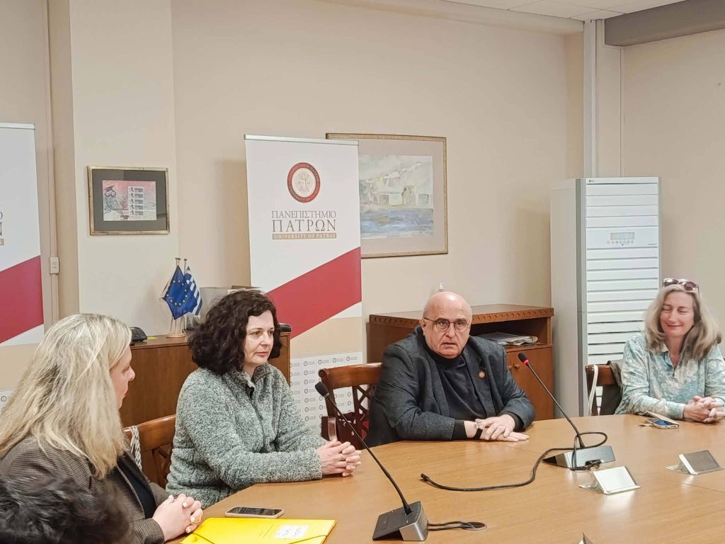 Το Λύκειο απ' όπου αποφοίτησε δέχθηκε ο Πρύτανης του Πανεπιστημίου Πατρών Χρ. Μπούρας