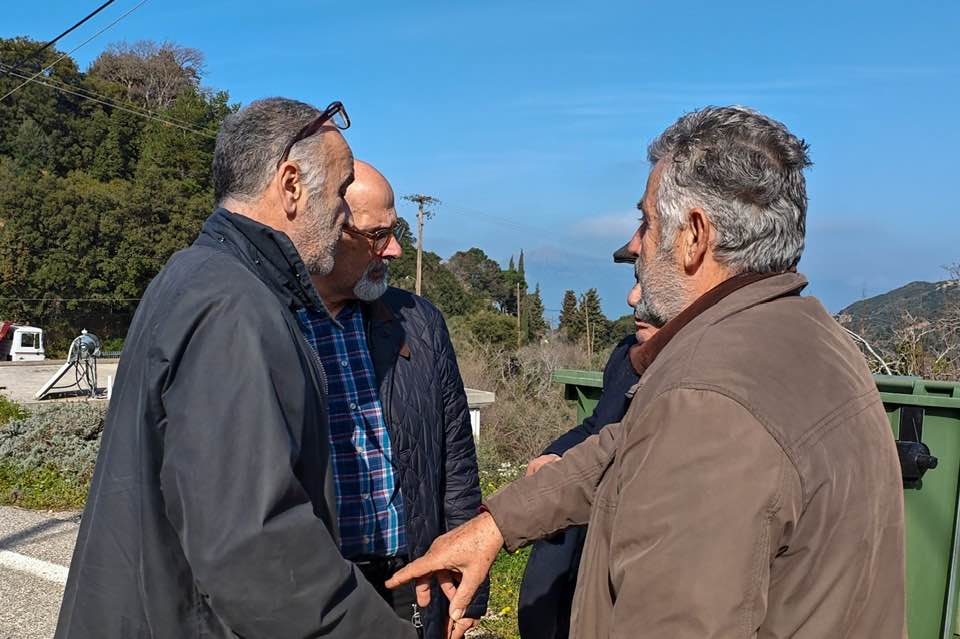 Ανω Καστρίτσι: Κατολίσθηση σε δρόμο κινητοποίησε τις Αρχές ΦΩΤΟ