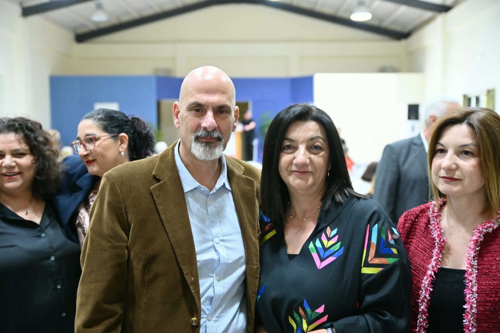 «Στις γυναίκες που μας δίνουν ζωή ένα μεγάλο ευχαριστώ και άπειρος σεβασμός» 29 «Στις γυναίκες που μας δίνουν ζωή ένα μεγάλο ευχαριστώ και άπειρος σεβασμός»