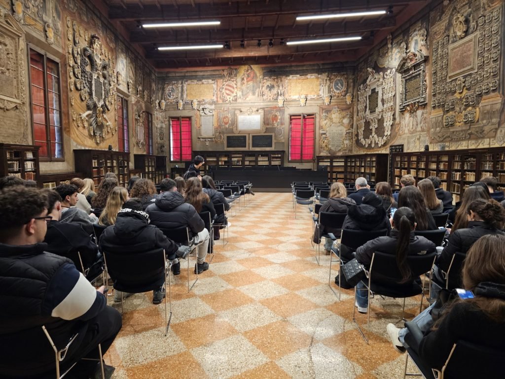 Γέφυρα φιλίας και πολιτισμού, από το Αρσάκειο Λύκείο Πατρών, στην Κρεμόνα ΦΩΤΟ