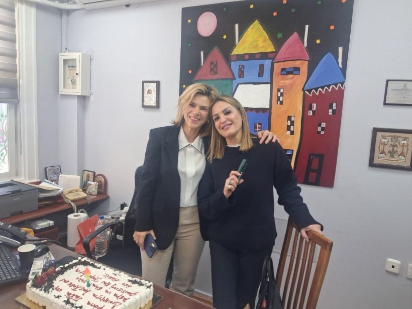 Η έκπληξη στην διοικήτρια του Καραμανδανείου Ασπασία Ρηγοπούλου ΦΩΤΟ