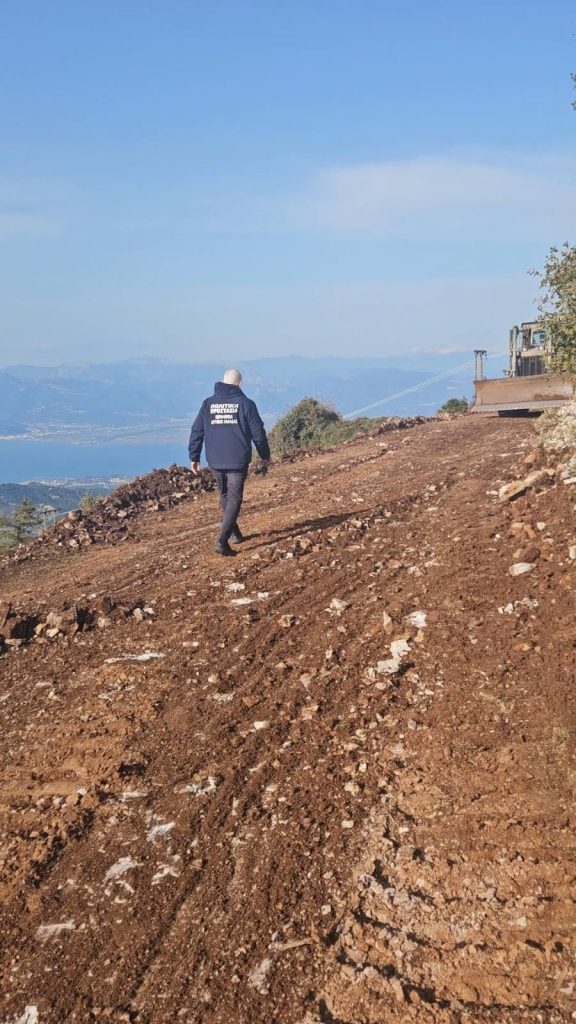 Πάρτα: Ο Στρατός «καθάρισε» Δασικούς δρόμους του Παναχαϊκού ΦΩΤΟ