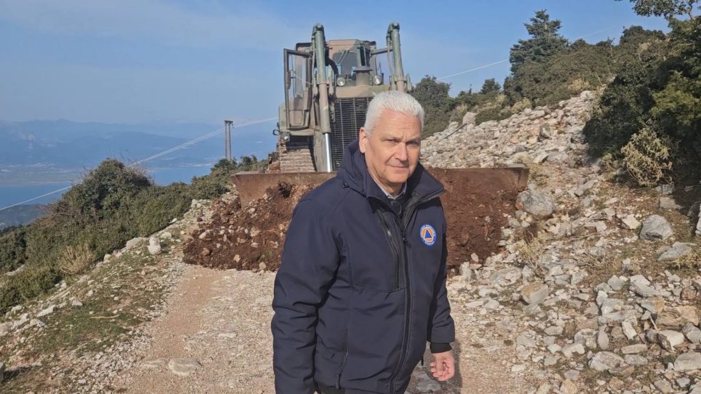 Πάρτα: Ο Στρατός «καθάρισε» Δασικούς δρόμους του Παναχαϊκού ΦΩΤΟ