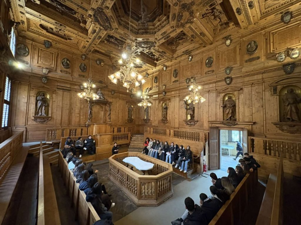 Γέφυρα φιλίας και πολιτισμού, από το Αρσάκειο Λύκείο Πατρών, στην Κρεμόνα ΦΩΤΟ