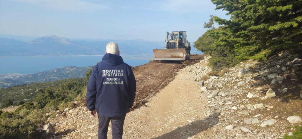 Πάρτα: Ο Στρατός «καθάρισε» Δασικούς δρόμους του Παναχαϊκού ΦΩΤΟ