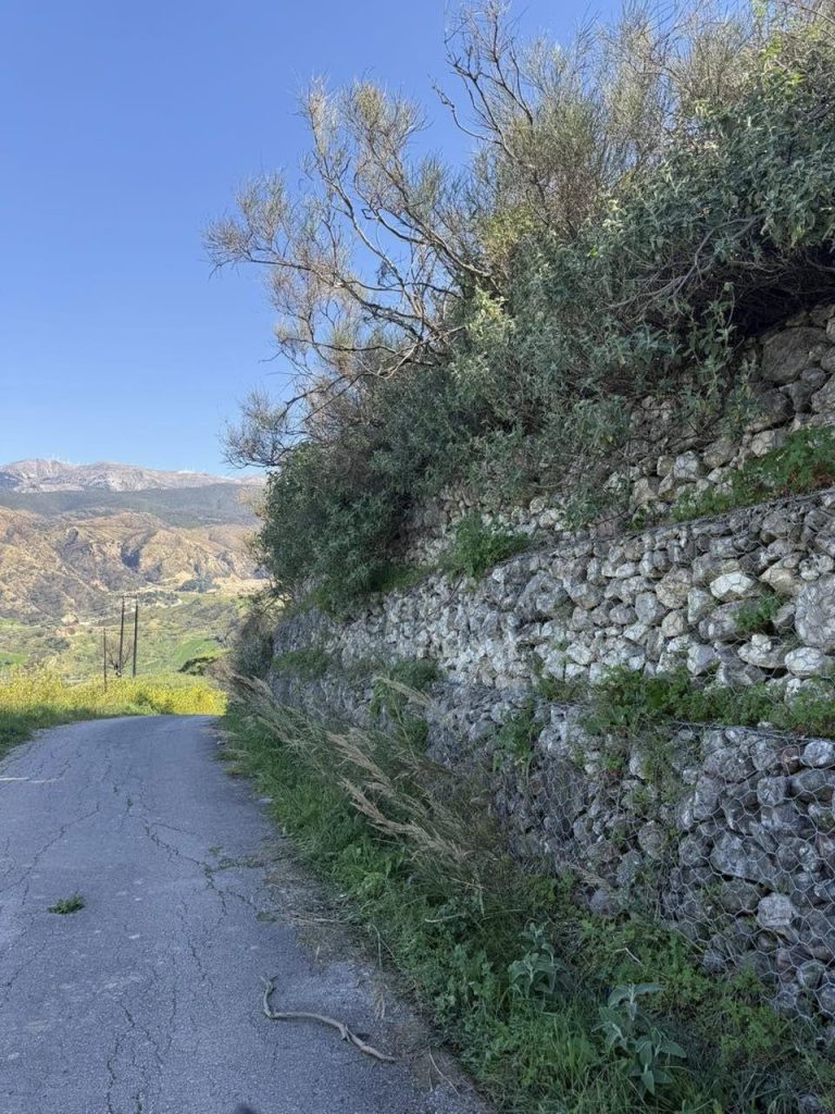 Αρόη Πάτρας: Οικογένεια κινδυνεύει από κατολισθήσεις ΦΩΤΟ