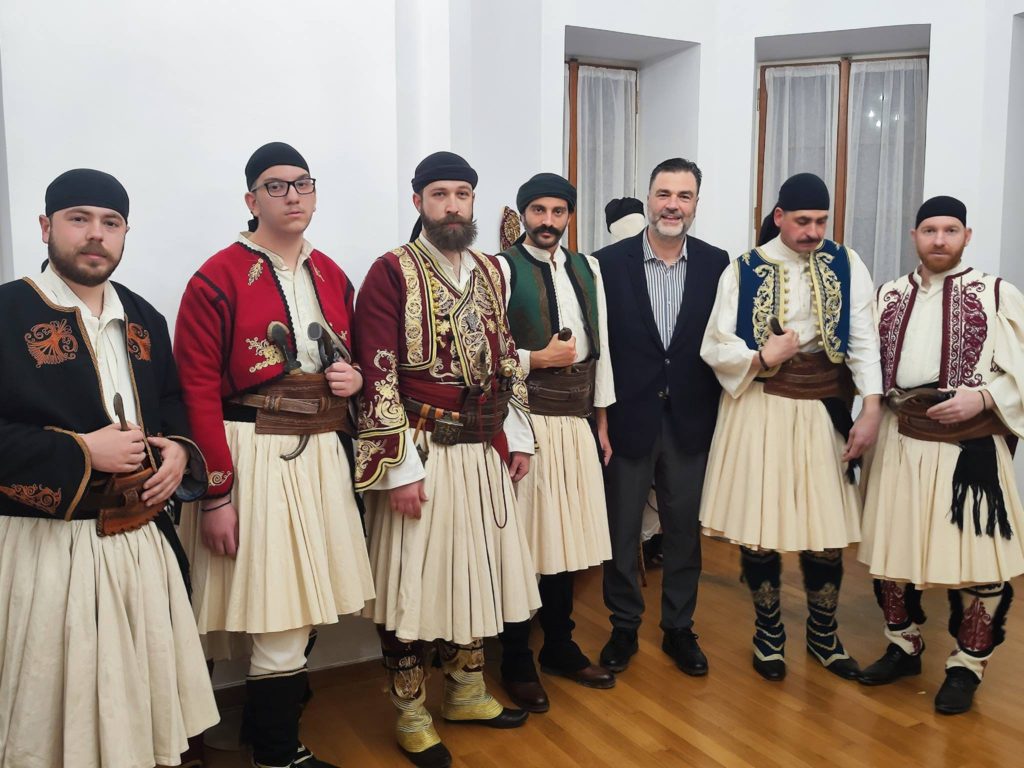 Τα εγκαίνια της Εκθεσης Παραδοσιακών Φορεσιών του Νίκου Πλακίδα, στην Πάτρα ΦΩΤΟ 12 Τα εγκαίνια της Εκθεσης Παραδοσιακών Φορεσιών του Νίκου Πλακίδα, στην Πάτρα ΦΩΤΟ