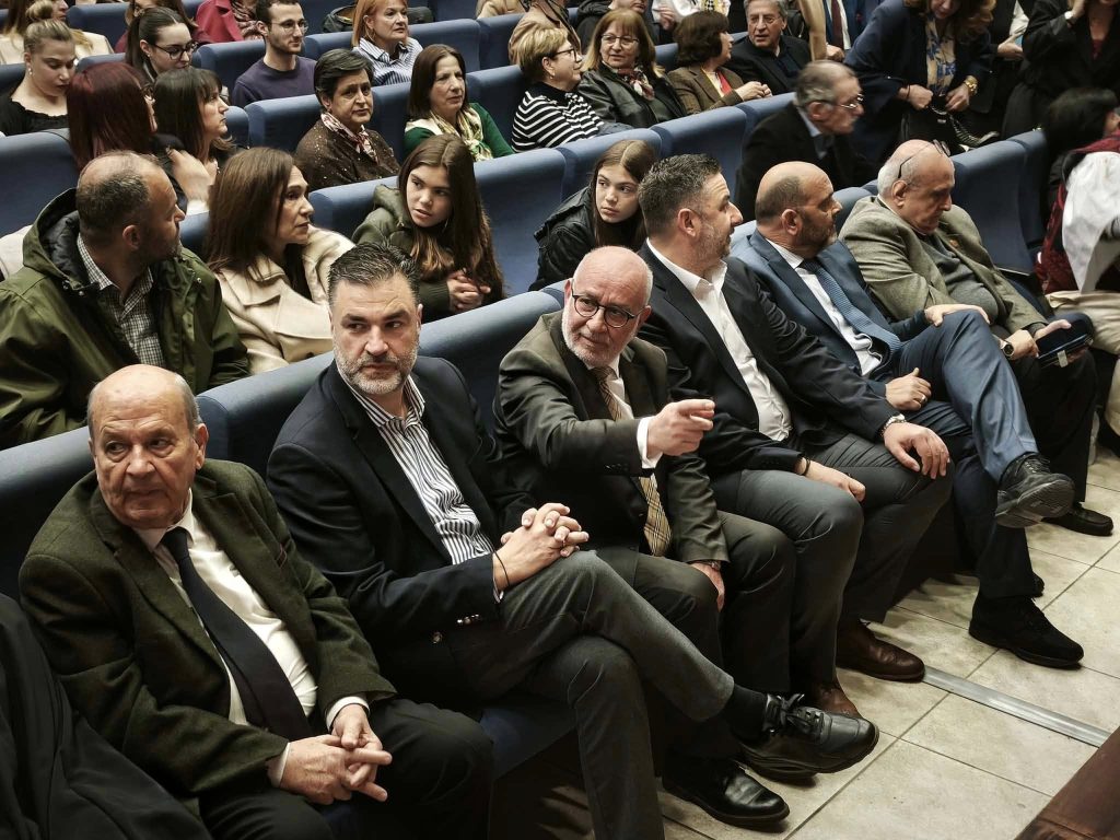 Τα εγκαίνια της Εκθεσης Παραδοσιακών Φορεσιών του Νίκου Πλακίδα, στην Πάτρα ΦΩΤΟ