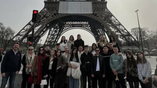 Μαθητές του Λυκείου Διακοπτού στο Παρίσι ΦΩΤΟ