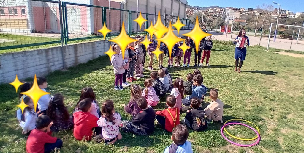 Χελιδονίσματα στο 1ο Δημοτικό Σχολείο Ακράτας ΦΩΤΟ