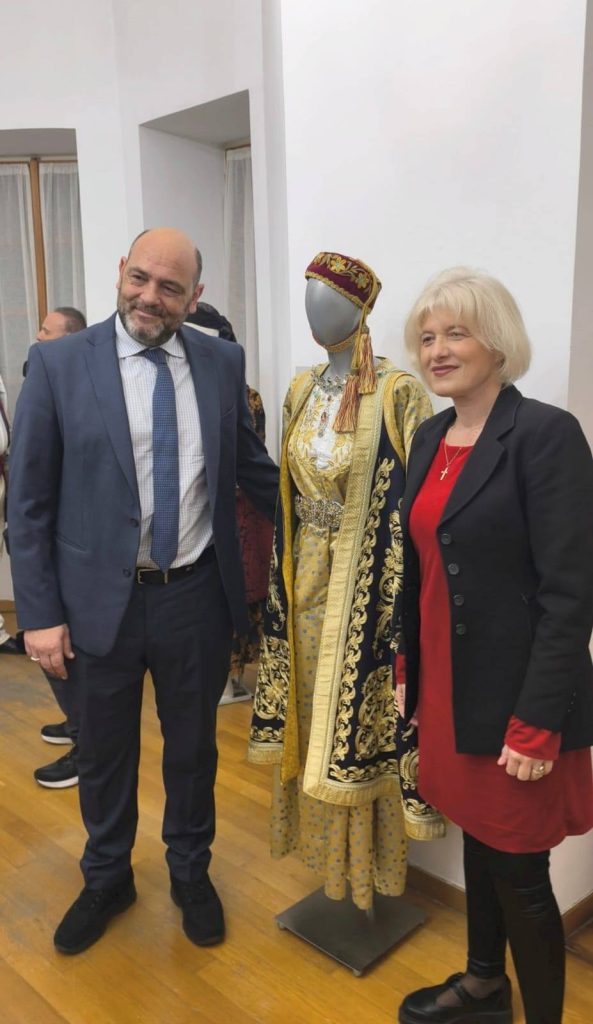 Δέος για τις παραδοσιακές φορεσιές του Νίκου Πλακίδα από Φωτήλα ΦΩΤΟ 30 Δέος για τις παραδοσιακές φορεσιές του Νίκου Πλακίδα από Φωτήλα ΦΩΤΟ