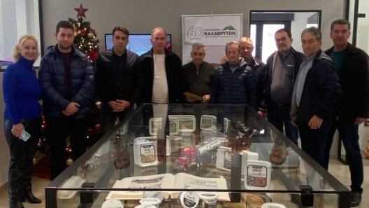 Ο Συνεταιρισμός Καλαβρύτων ενίσχυσε φοιτητές Κτηνοτρόφων ΦΩΤΟ