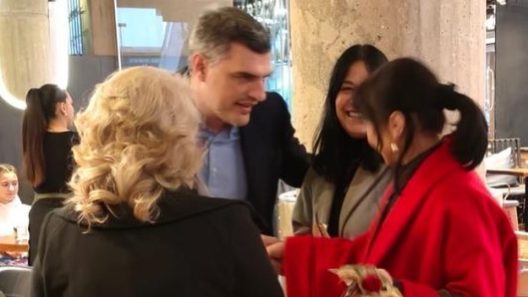 Πάτρα: Ο πολιτευτής ΝΔ Α.Τσώκος συζήτησε με γυναίκες - «Ισότητα στην πράξη κάθε μέρα» ΦΩΤΟ