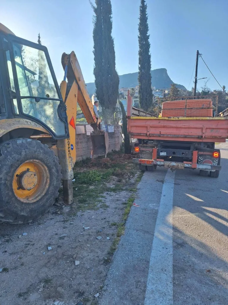 Σούλι Πατρών: Τάξη και αναβάθμιση στο Νεκροταφείο ΦΩΤΟ 29 Σούλι Πατρών: Τάξη και αναβάθμιση στο Νεκροταφείο ΦΩΤΟ