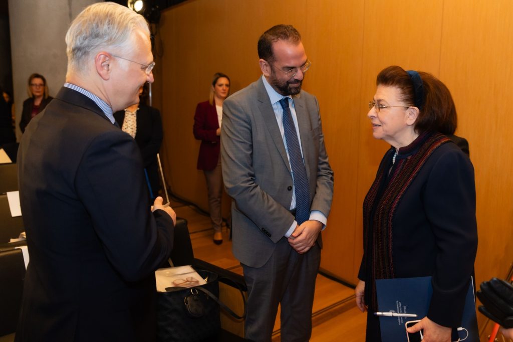 Αχαΐα: Προστασία της πολιτιστικής κληρονομιάς - Ο Ν. Φαρμάκης με Μενδώνη στο Μουσείο της Ακρόπολης ΦΩΤΟ