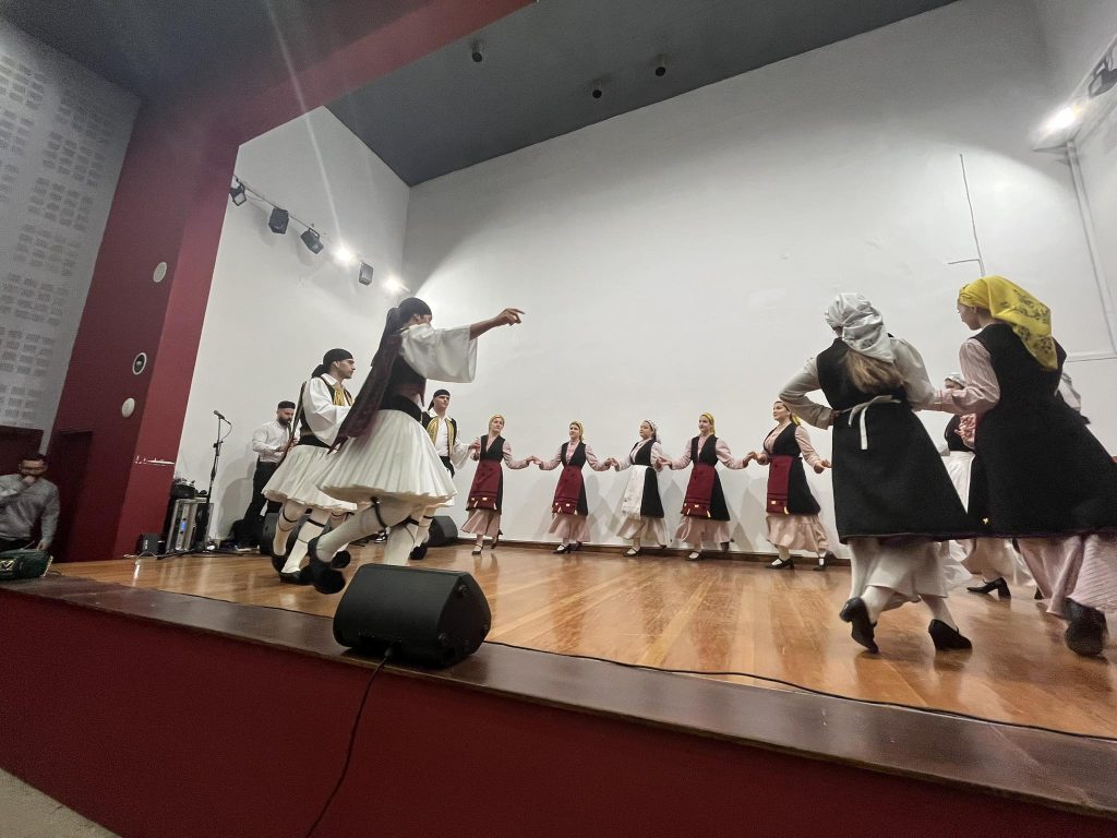 Τα εγκαίνια της Εκθεσης Παραδοσιακών Φορεσιών του Νίκου Πλακίδα, στην Πάτρα ΦΩΤΟ