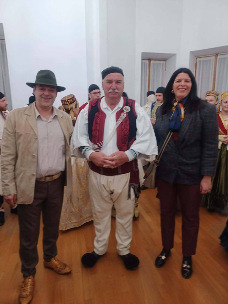 Τα εγκαίνια της έκθεσης «Με των Αγγέλων φορεσιές στου νόστου το ταξίδι» ΦΩΤΟ