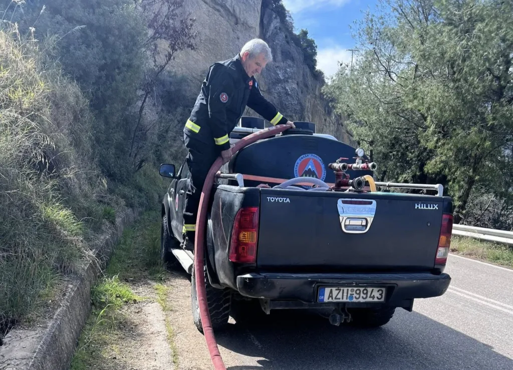 Ο «Αχαιός ΕΟΠΠ» στην κατάσβεση συμβάντων πυρκαγιάς ΦΩΤΟ
