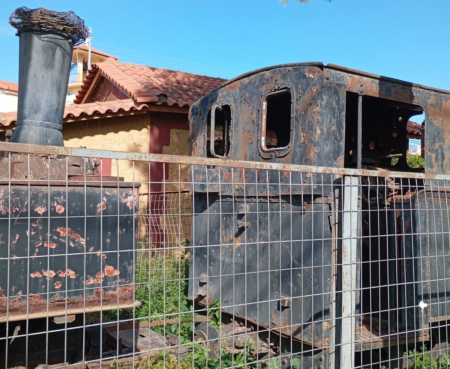 Αχαΐα: Η εγκαταλειψη της ιστορίας του Οδοντωτού από τον ΟΣΕ – ΦΩΤΟ