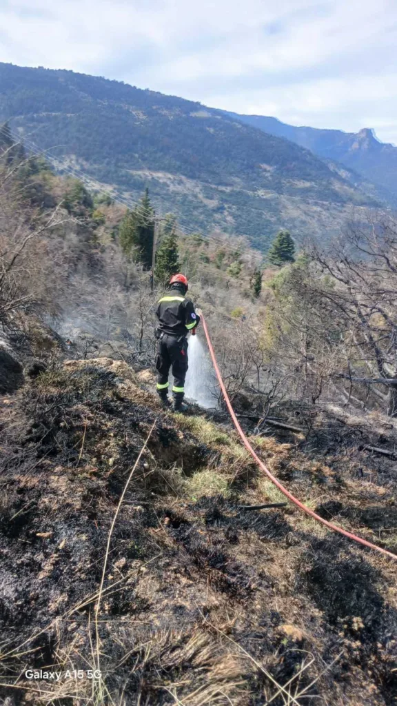 Ο «Αχαιός ΕΟΠΠ» στην κατάσβεση συμβάντων πυρκαγιάς ΦΩΤΟ 27 Ο «Αχαιός ΕΟΠΠ» στην κατάσβεση συμβάντων πυρκαγιάς ΦΩΤΟ