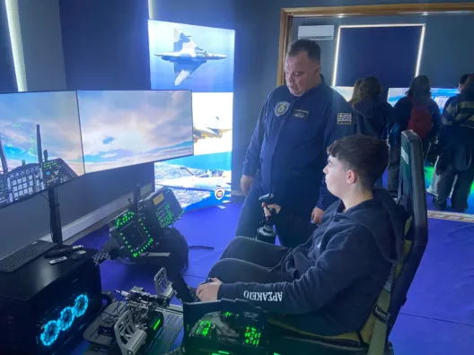 Διδακτική επίσκεψη του Αρσακείου Γυμνασίου Πάτρας στο Μουσείο της Πολεμικής Αεροπορίας στο Τατόΐ ΦΩΤΟ