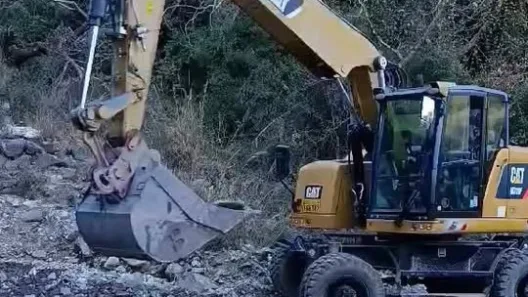 Σελλά Αχαΐας: Πλημμυρικά φαινόμενα σε ποταμό, περενέβη η Πολιτική Προστασία ΒΙΝΤΕΟ-ΦΩΤΟ