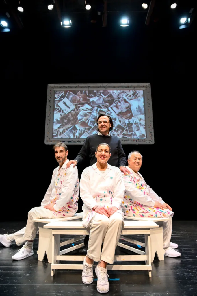 Το ΔΗΠΕΘΕ Πάτρας και η Σπινθήρας παρουσιάζουν την παράσταση 100 χρόνια τρέλας ΦΩΤΟ