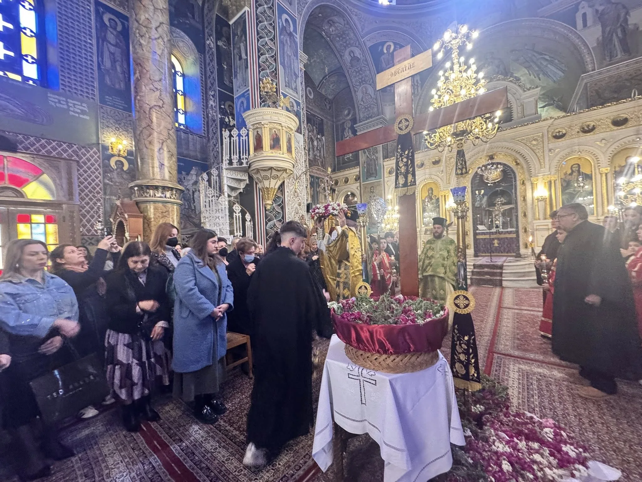 Κυριακή της Σταυροπροσκυνήσεως, στον Ναό του Παντοκράτορα ΦΩΤΟ