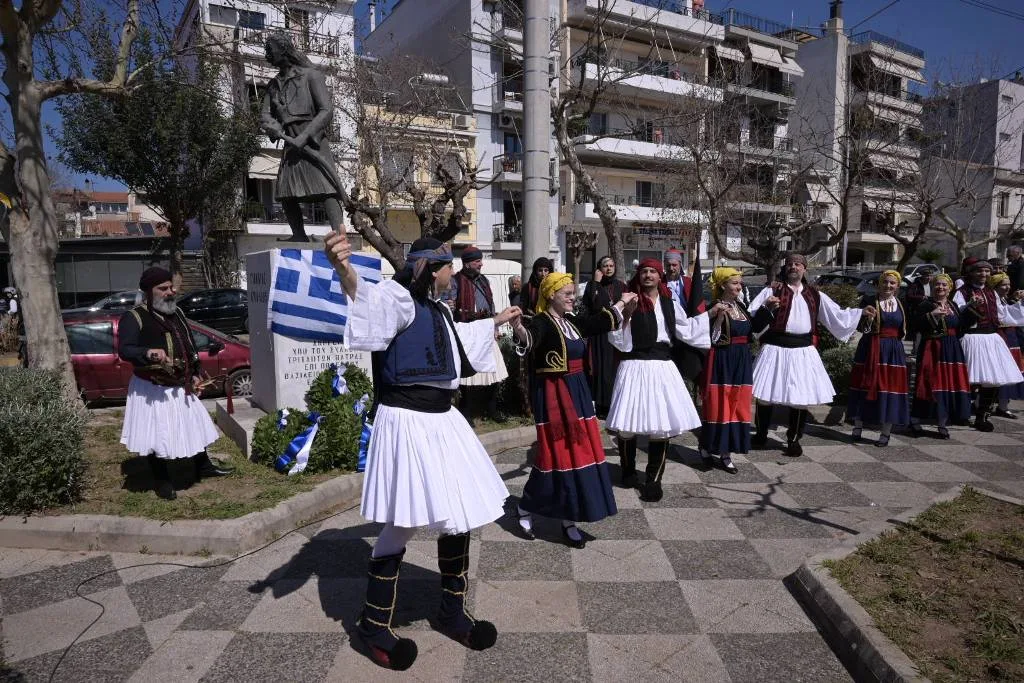 Ο αντιδήμαρχος Τ. Πετρόπουλος, επετειακά, στους «Γιαννιάδες» ΦΩΤΟ 31 Ο αντιδήμαρχος Τ. Πετρόπουλος, επετειακά, στους «Γιαννιάδες» ΦΩΤΟ