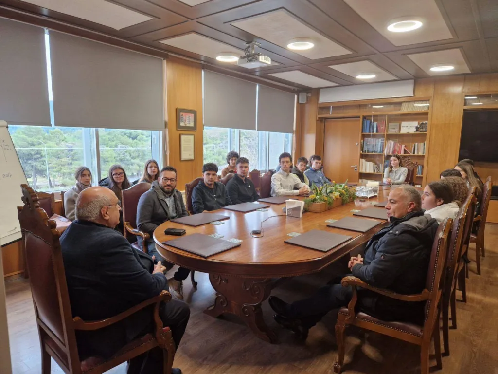 Μαθητές του Πειραματικού Σχολείου Καστριτσίου έγιναν...φοιτητές στο Πανεπιστήμιο ΦΩΤΟ