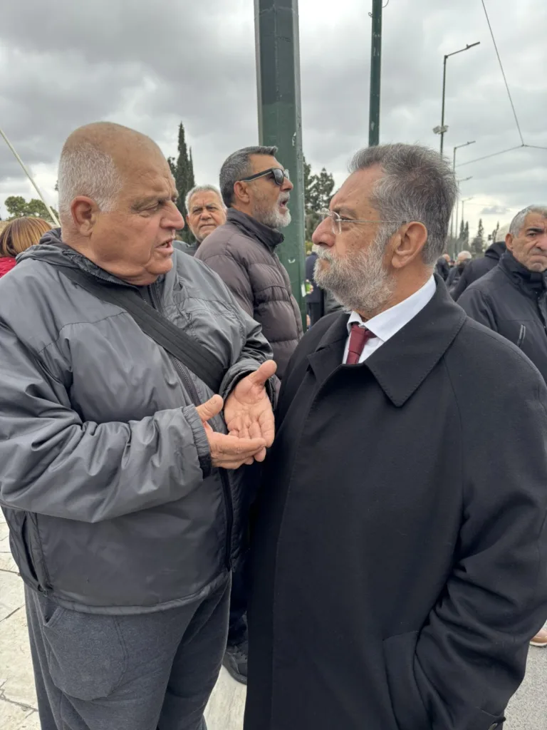 Αχαΐα: Σε διαμαρτυρία συνταξιούχων στο Σύνταγμα ο ΣΥΡΙΖΑ με τον Α.Παναγιωτόπουλο ΦΩΤΟ