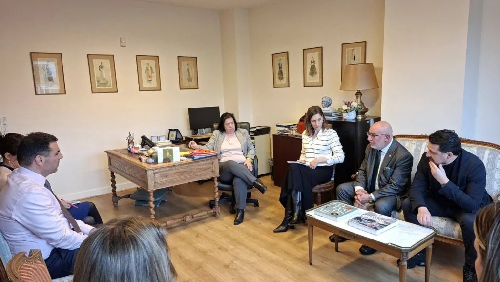 Αχαΐα: Συνάντηση Σακελλαρόπουλου με την αν. Πρέσβη της Γαλλίας - Για Αραξο και Τουρισμό