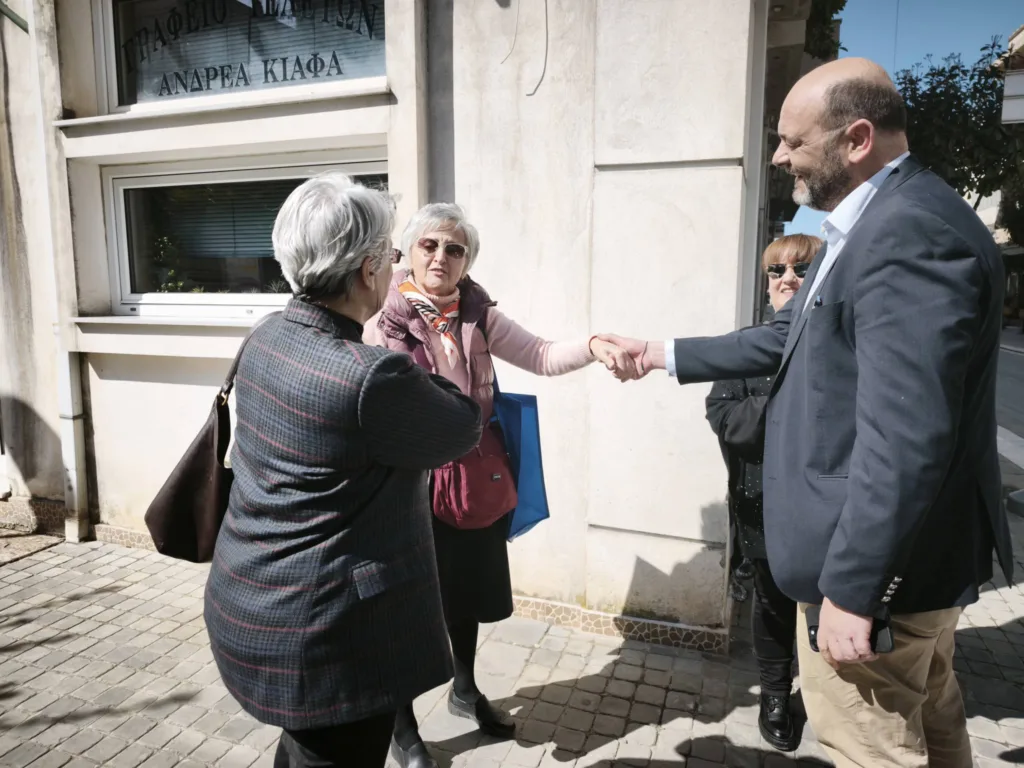 Κάτω Αχαΐα: Περιοδεία Φωτήλα - Αμεση επαφή με επαγγελματείς, κόσμο και κομματικά στελέχη ΦΩΤΟ