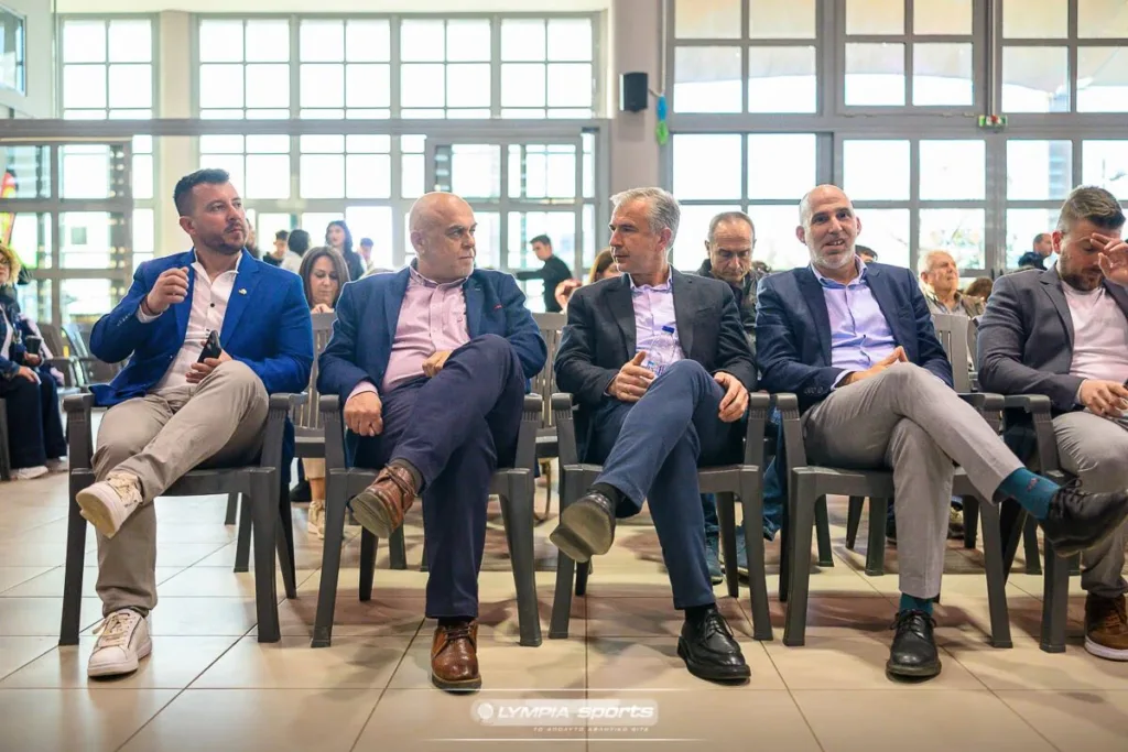 Ο Αντιδήμαρχος Αθλητισμού Αιγιάλειας Χ.Τσερεντζούλιας στις βραβεύσεις αθλητών Στίβου ΦΩΤΟ