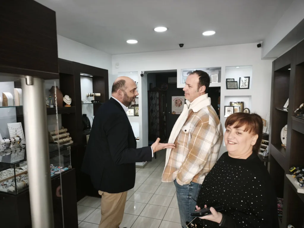 Κάτω Αχαΐα: Περιοδεία Φωτήλα - Αμεση επαφή με επαγγελματείς, κόσμο και κομματικά στελέχη ΦΩΤΟ