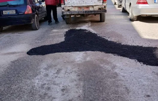 Κάτω Αχαΐα: Επούλωση πάνω από 60 λακκουβών σε κεντρικούς δρόμους ΦΩΤΟ 27 Κάτω Αχαΐα: Επούλωση πάνω από 60 λακκουβών σε κεντρικούς δρόμους ΦΩΤΟ