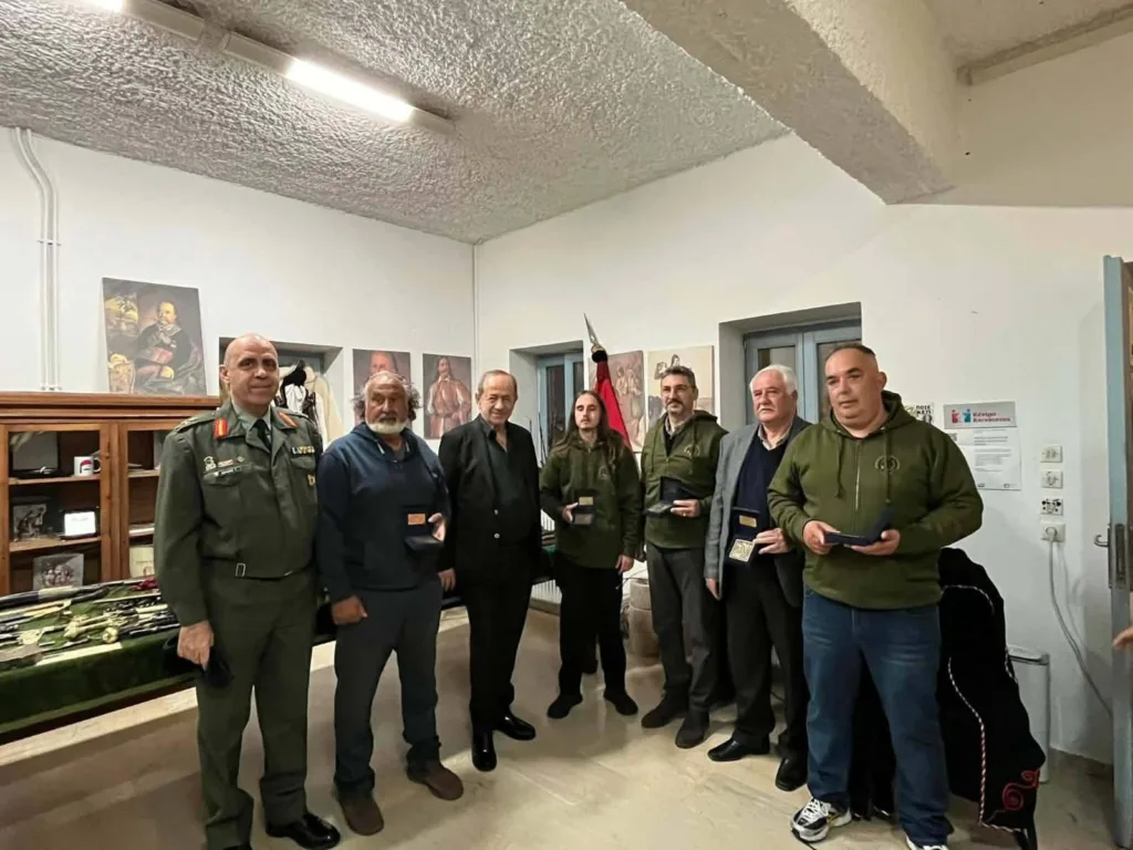 Ο Σκοπευτικός Όμιλος Παραδοσιακών όπλων Πατρών, στην Μάνη ΦΩΤΟ