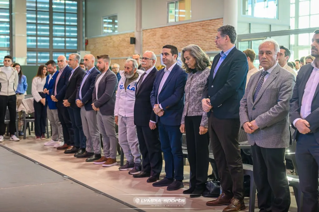 Ο Αντιδήμαρχος Αθλητισμού Αιγιάλειας Χ.Τσερεντζούλιας στις βραβεύσεις αθλητών Στίβου ΦΩΤΟ