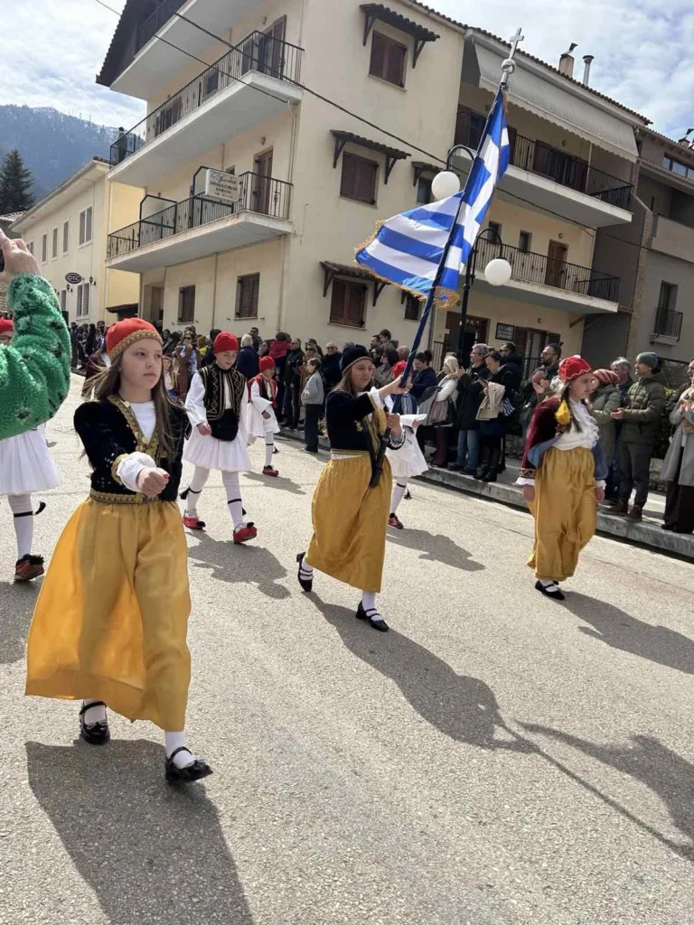 Καλάβρυτα: Ημέρα επετείου της απελευθέρωσης - Σύμβολο θυσίας, ορόσημο της εθνικής ταυτότητας ΦΩΤΟ 45 Καλάβρυτα: Ημέρα επετείου της απελευθέρωσης - Σύμβολο θυσίας, ορόσημο της εθνικής ταυτότητας ΦΩΤΟ