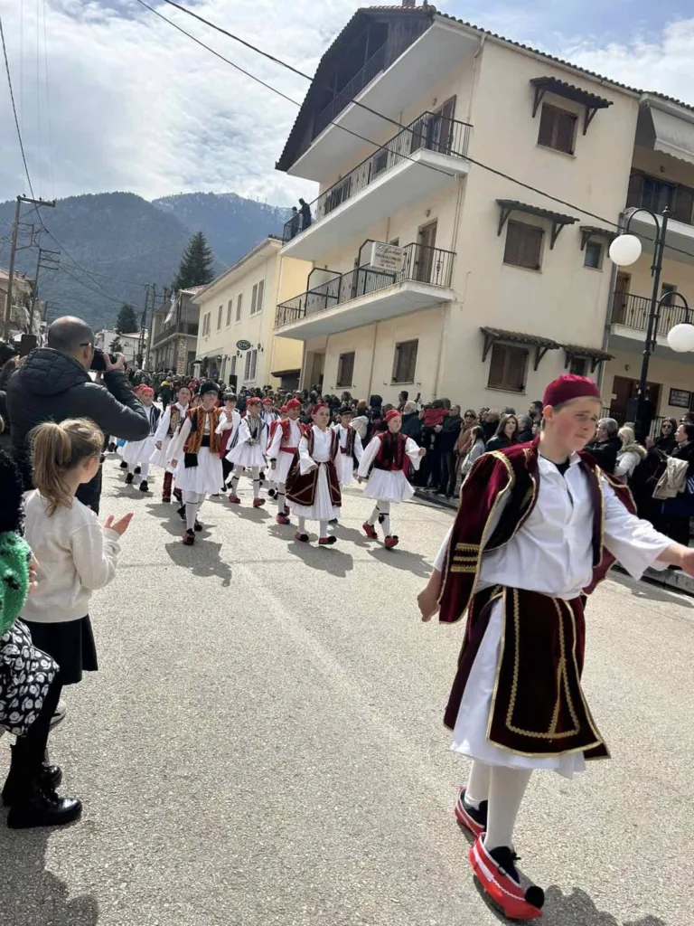 Καλάβρυτα: Ημέρα επετείου της απελευθέρωσης - Σύμβολο θυσίας, ορόσημο της εθνικής ταυτότητας ΦΩΤΟ 59 Καλάβρυτα: Ημέρα επετείου της απελευθέρωσης - Σύμβολο θυσίας, ορόσημο της εθνικής ταυτότητας ΦΩΤΟ