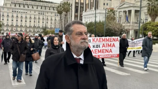 Αχαΐα: Σε διαμαρτυρία συνταξιούχων στο Σύνταγμα ο ΣΥΡΙΖΑ με τον Α.Παναγιωτόπουλο ΦΩΤΟ