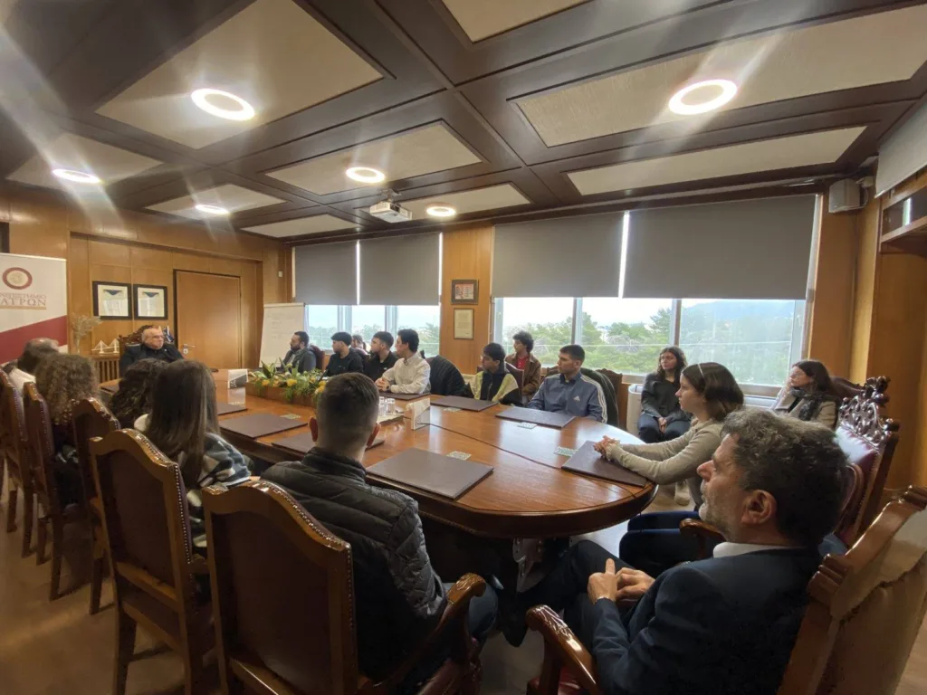 Μαθητές του Πειραματικού Σχολείου Καστριτσίου έγιναν...φοιτητές στο Πανεπιστήμιο ΦΩΤΟ