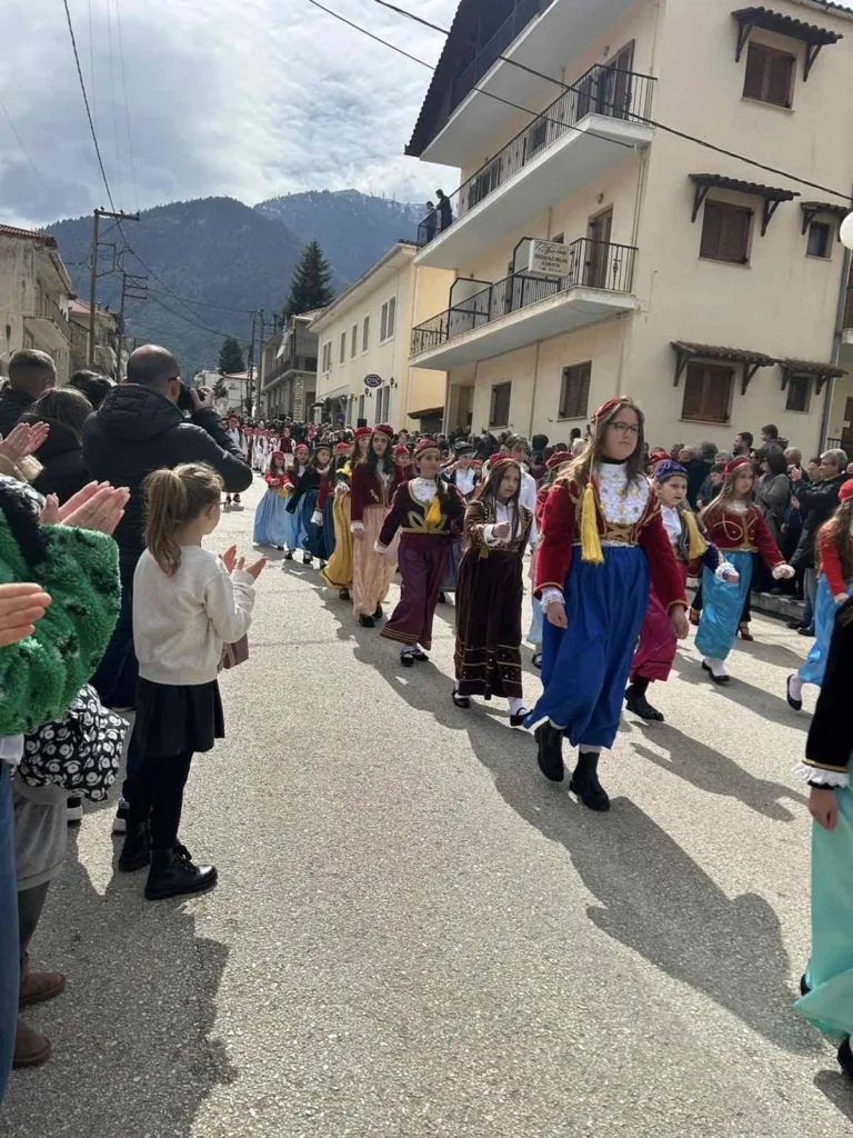 Καλάβρυτα: Ημέρα επετείου της απελευθέρωσης - Σύμβολο θυσίας, ορόσημο της εθνικής ταυτότητας ΦΩΤΟ 55 Καλάβρυτα: Ημέρα επετείου της απελευθέρωσης - Σύμβολο θυσίας, ορόσημο της εθνικής ταυτότητας ΦΩΤΟ